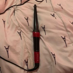 Remington hair wand, in great condition. Only been used a few times.